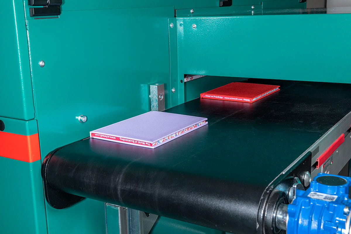 PräForm Pro | Mehrstationen-Buchpresse - zum Abpressen und Einbrennen des Falzes - Die PräForm Pro ist eine Buchpresse und Falzeinbrennmasch... - Bild-3