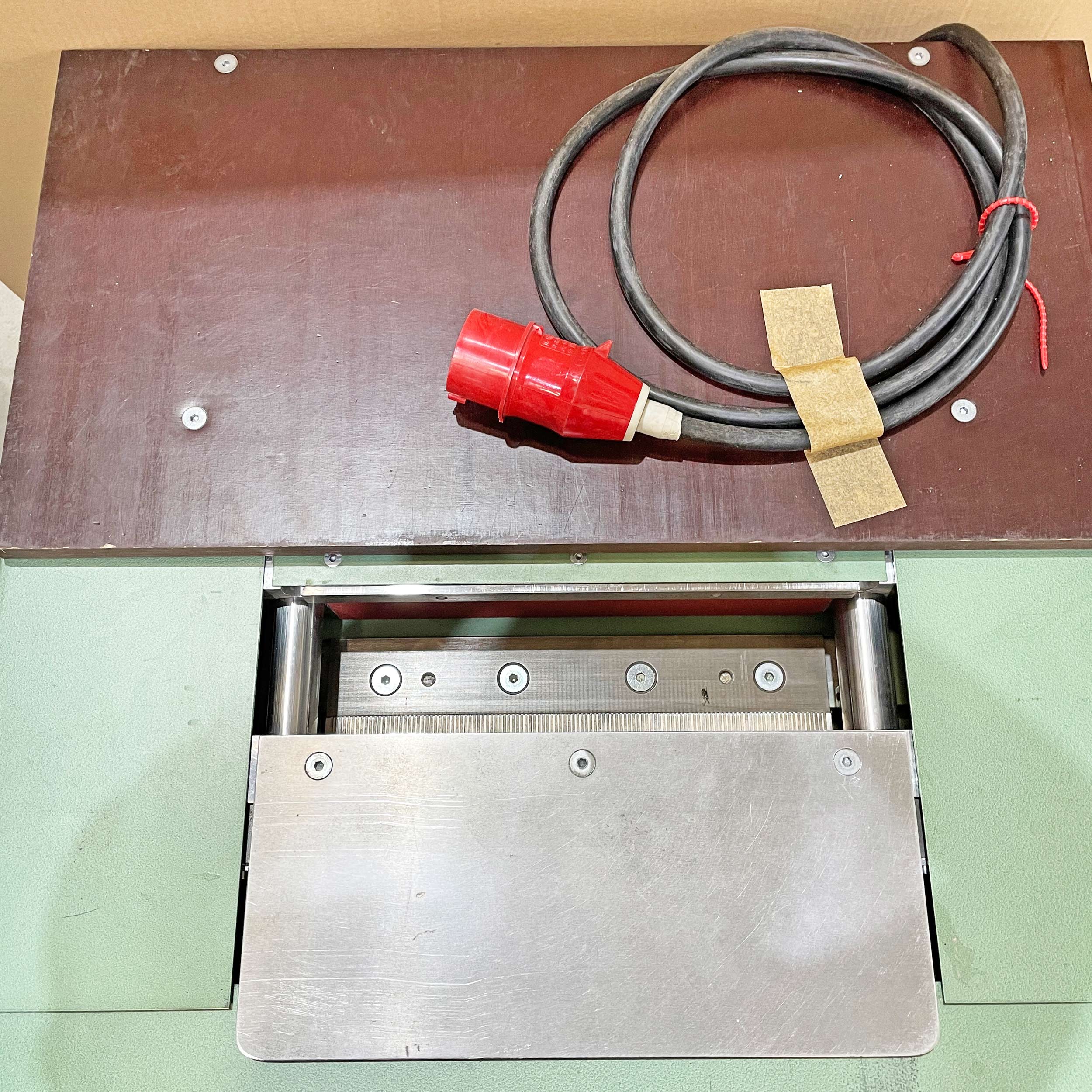 PräCut • Book block spine cutting and notching machine - second-hand machine - This device no longer complies with current safety standards,... - image-4