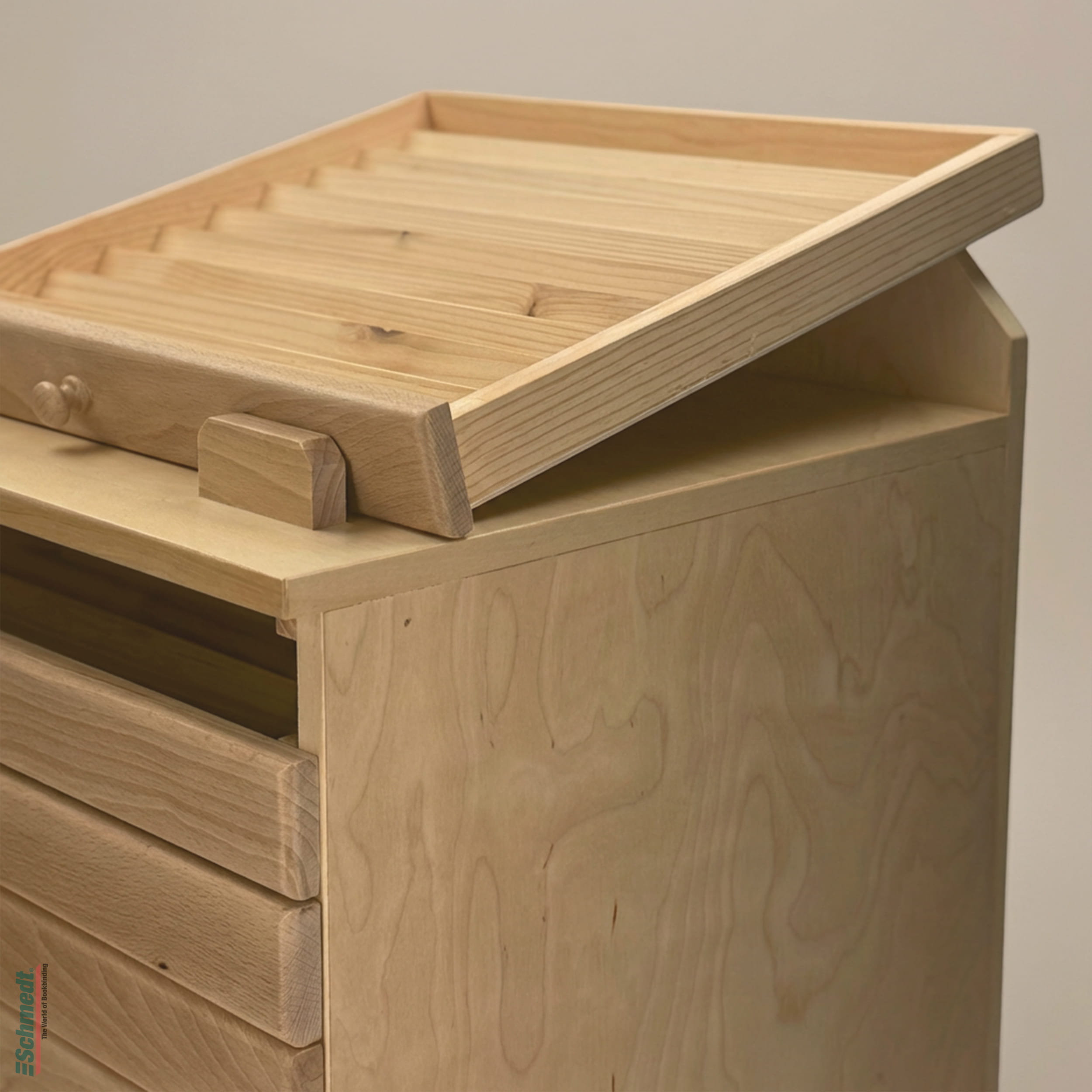 Schriftenkabinett aus Holz - für Prägetypen - zur Aufbewahrung mehrerer Sätze Prägeschriften...