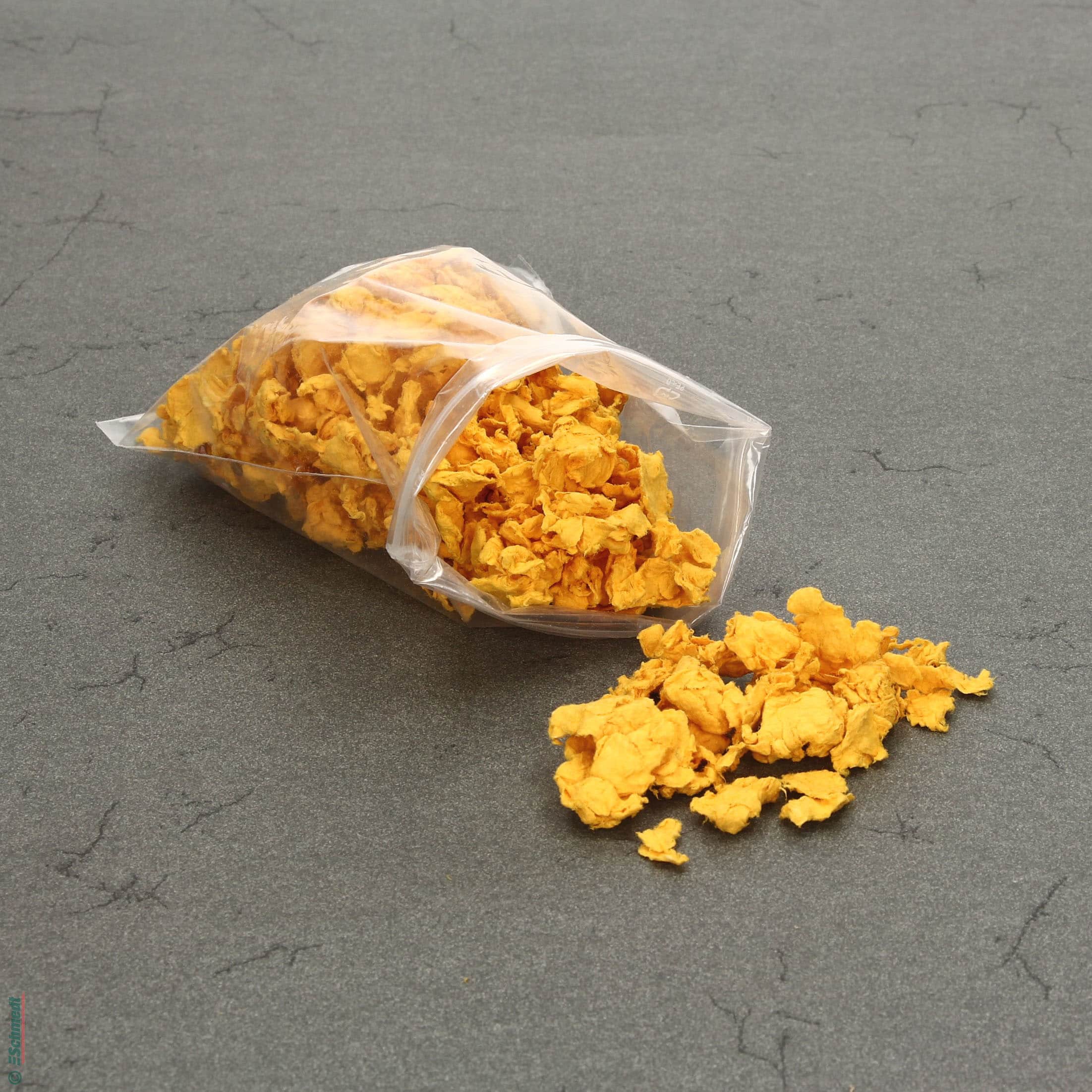 Paper fibres made of pure cotton - Colour 005 - yellow - to make fibre pulp for paper conservation...