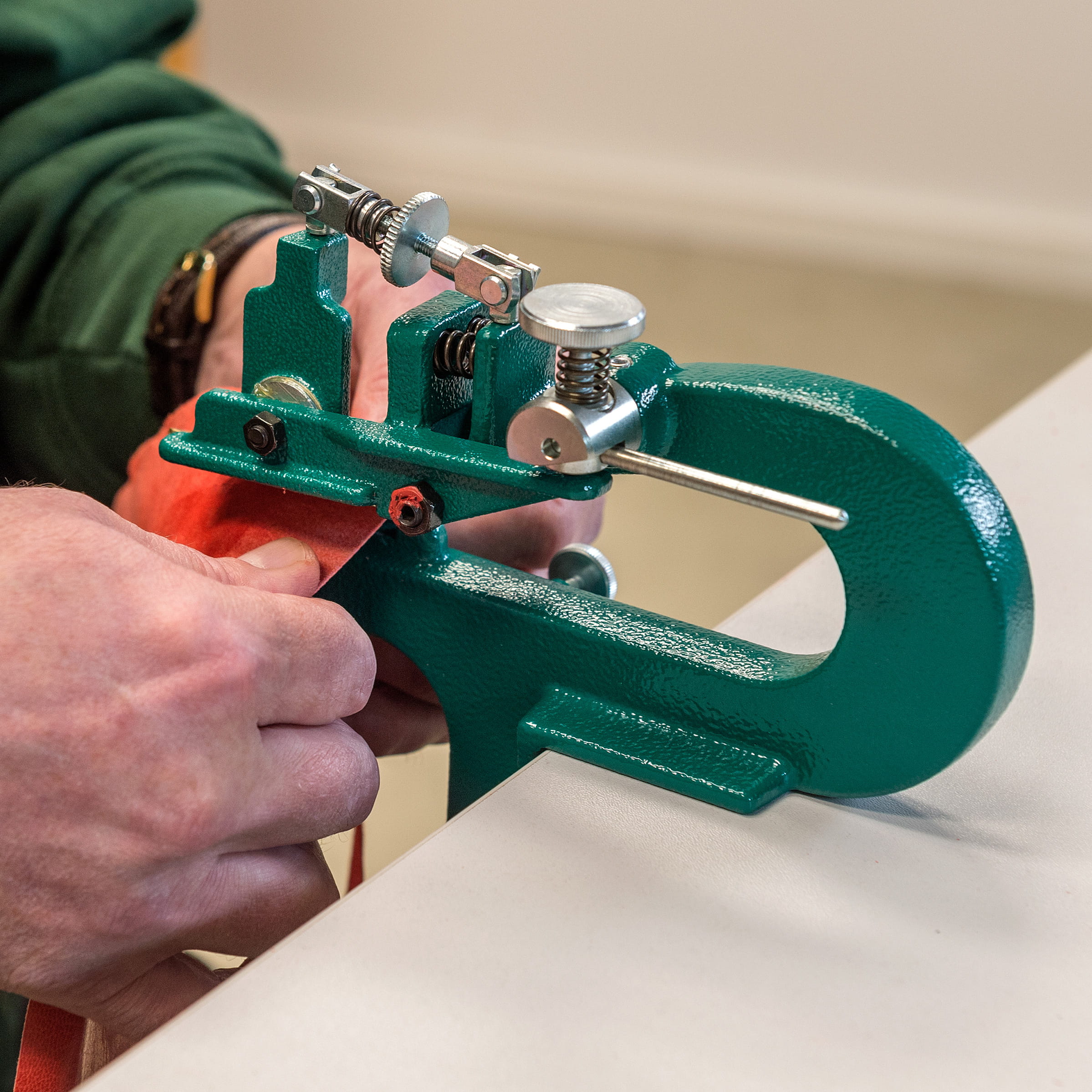 Schärffix® leather paring device, skiving tool - to be fixed to the worktop - With this device, leather may easily be pared / skived (thinne... - image-4