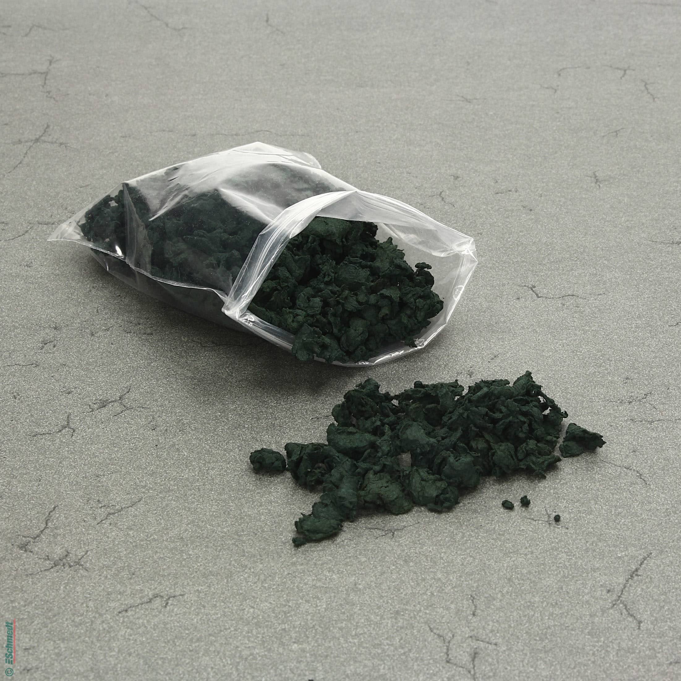 Paper fibres made of pure cotton - Colour 008 - dark green - to make fibre pulp for paper conservation...