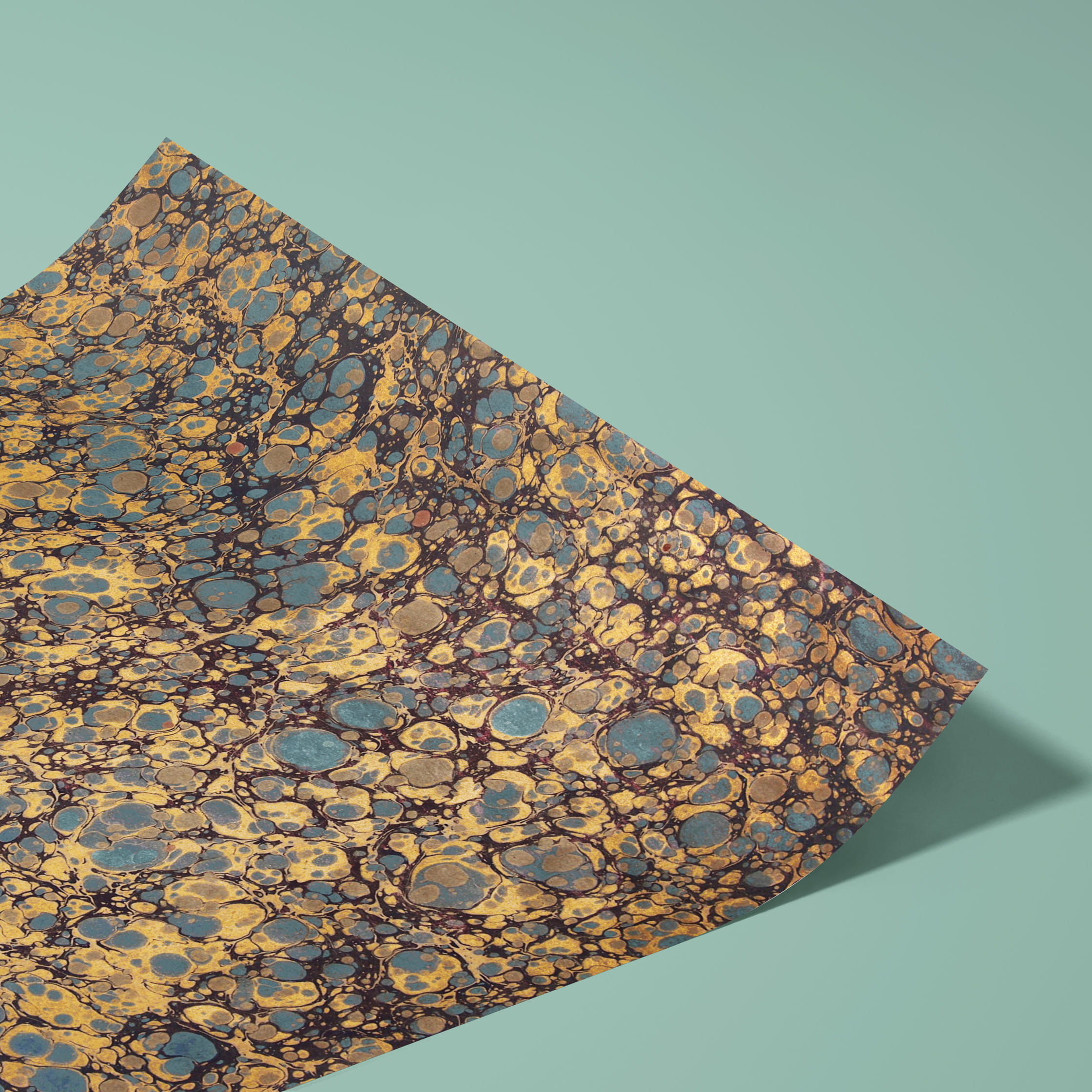 Papier marbré véritable, fait à la main - Couleur 070 - bleu et or - Grammage 90 g/m² - pour couvertures de livres, boîtes et pour le bricol... - image-1