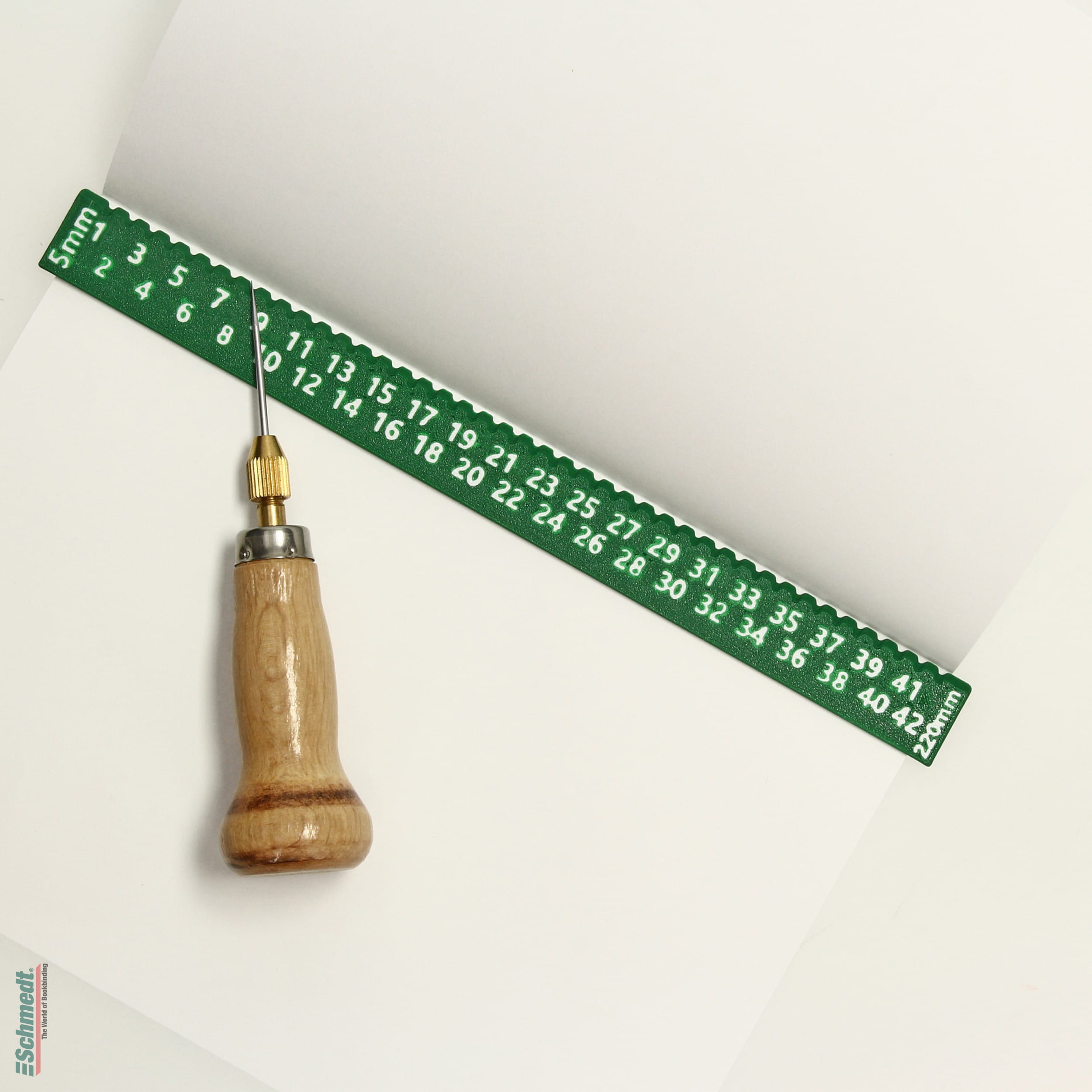 Vorstech-Lineal - zum Vorstechen von Papierlagen vor der Handheftung - zum einfachen und gleichmäßigen Vorstechen von Papierlagen vor der Ha... - Bild-2