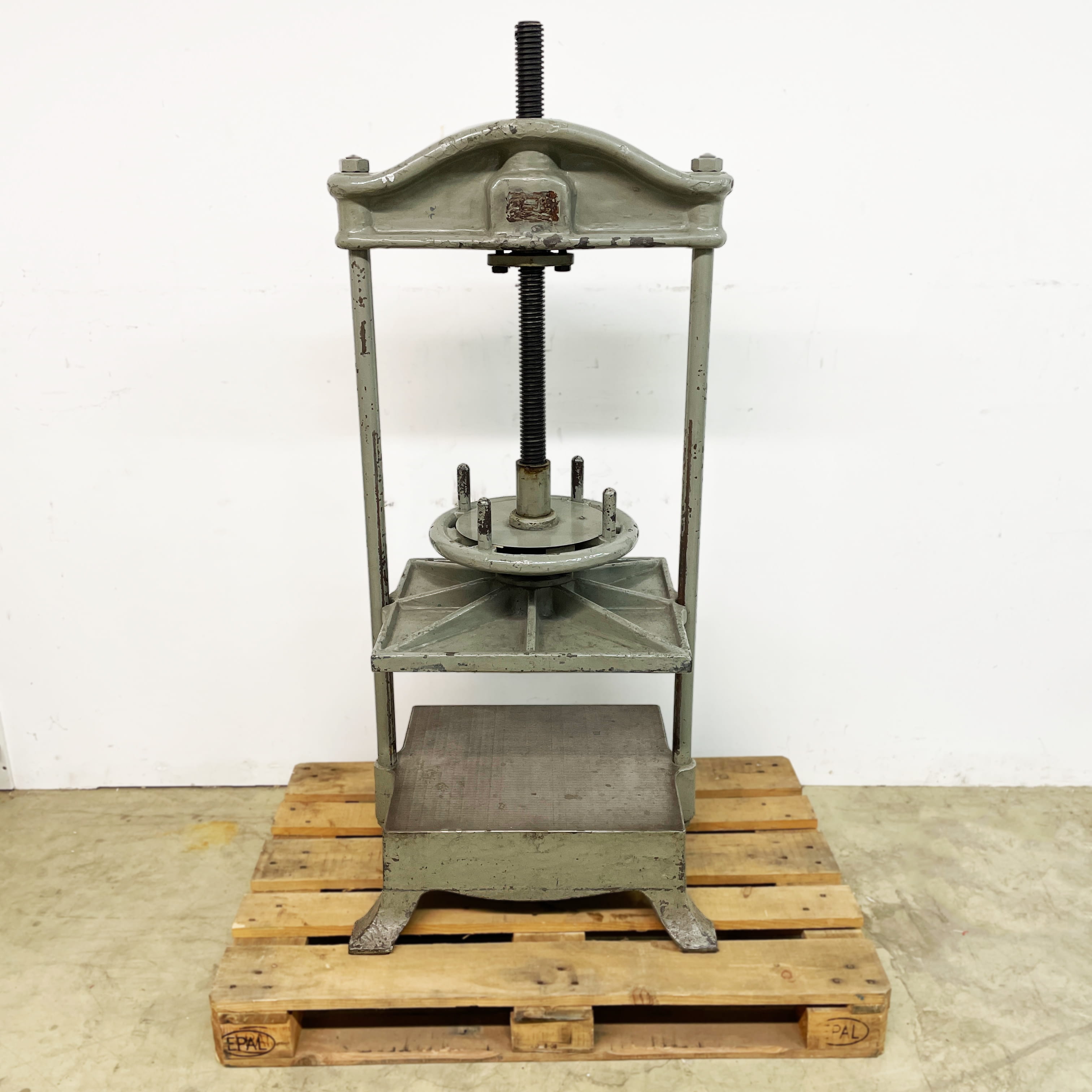Book press - made of cast iron... - image-1