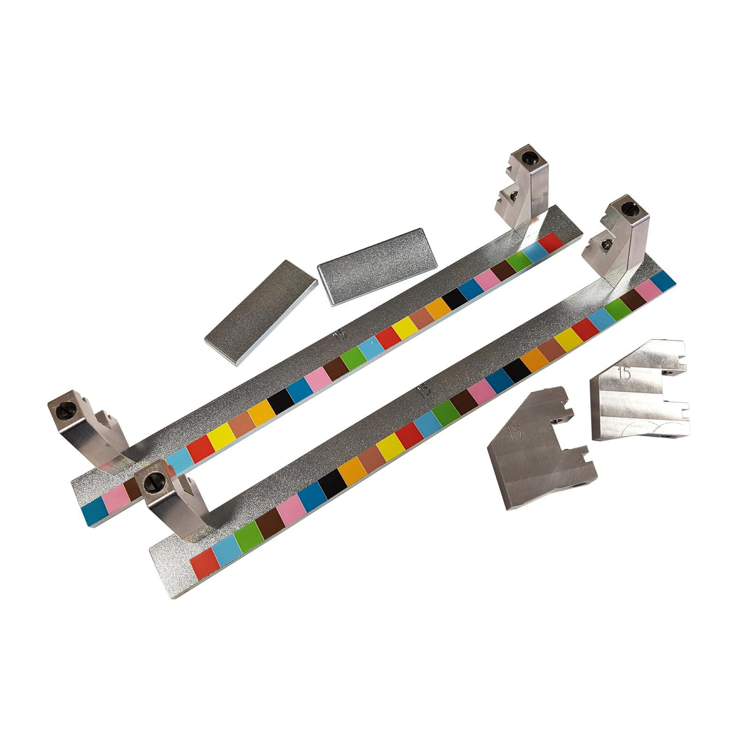 Set of stops for 15 mm turn-in overlap - for PräDeKa XL - consisting of
• 2 washers for the cover material support
• 2 centre cover materi...