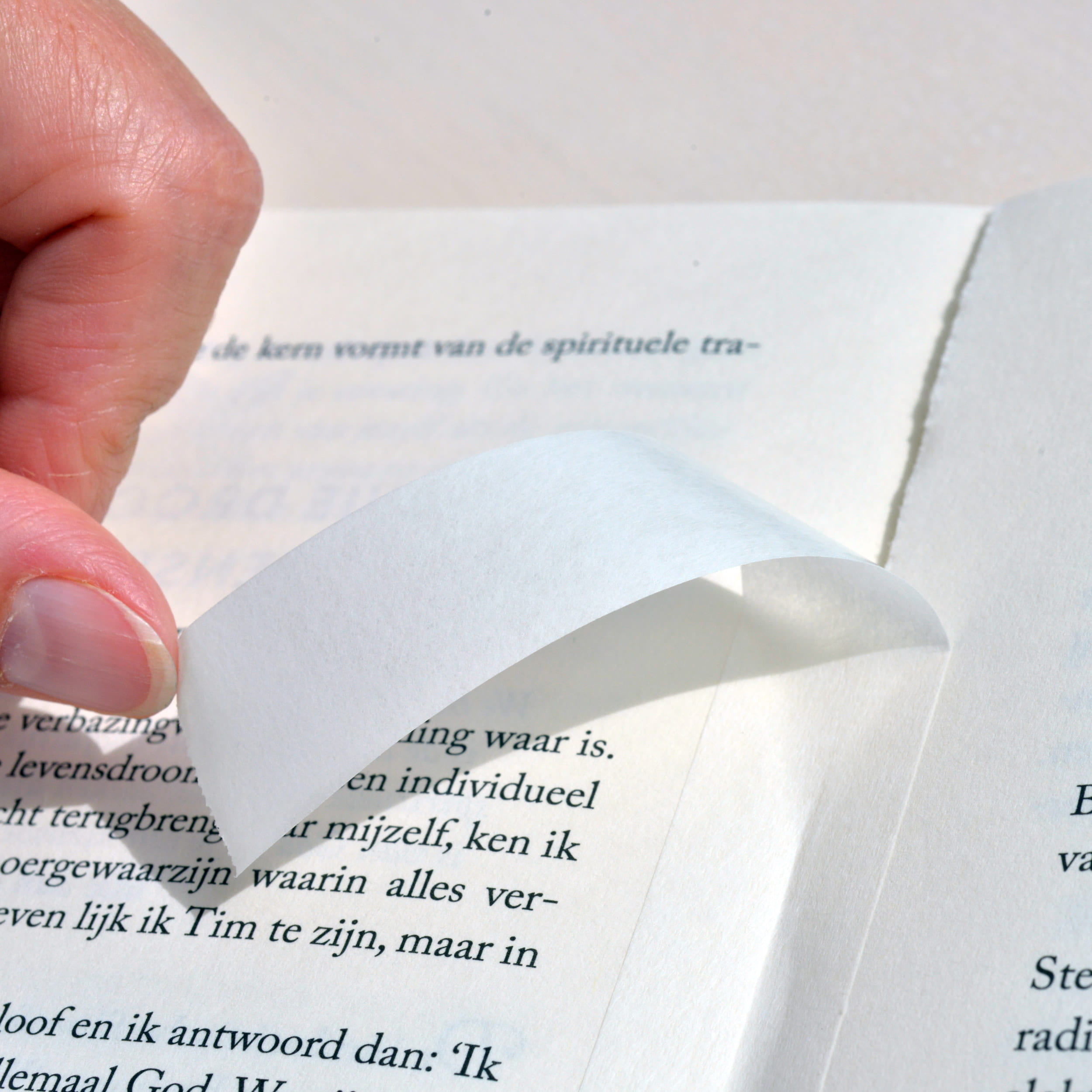 Filmoplast P90 • white - Width (in mm) 20 - Roll length (in m) 50 - Version Roll in dispenser box - Repair, protection and embedding of pape...