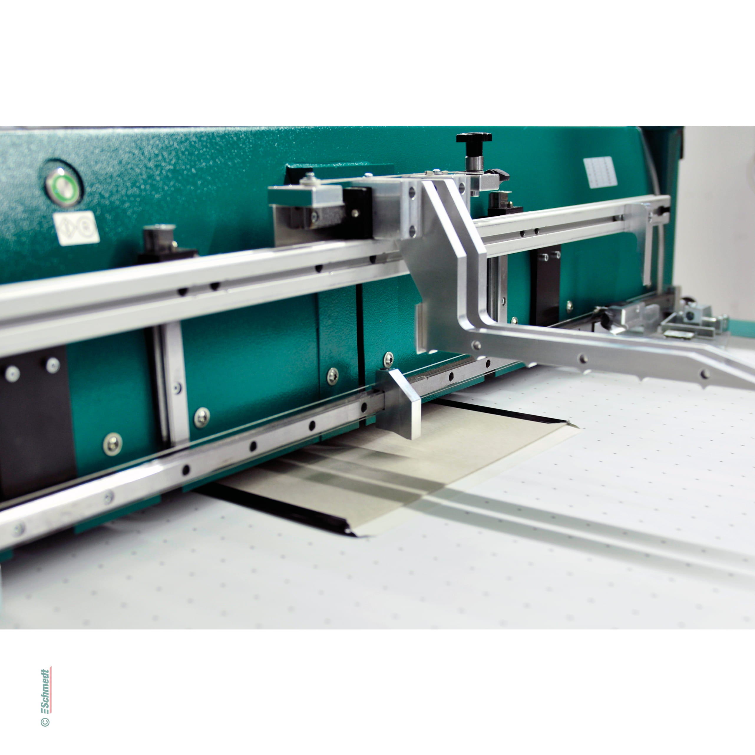 PräDeka XL | Buchdeckenmaschine - Halbautomatische Hardcover-Deckenfertigung - Anwendungen: einteilige Produkte, z. B. Spielpläne, 
asymmet... - Bild-4