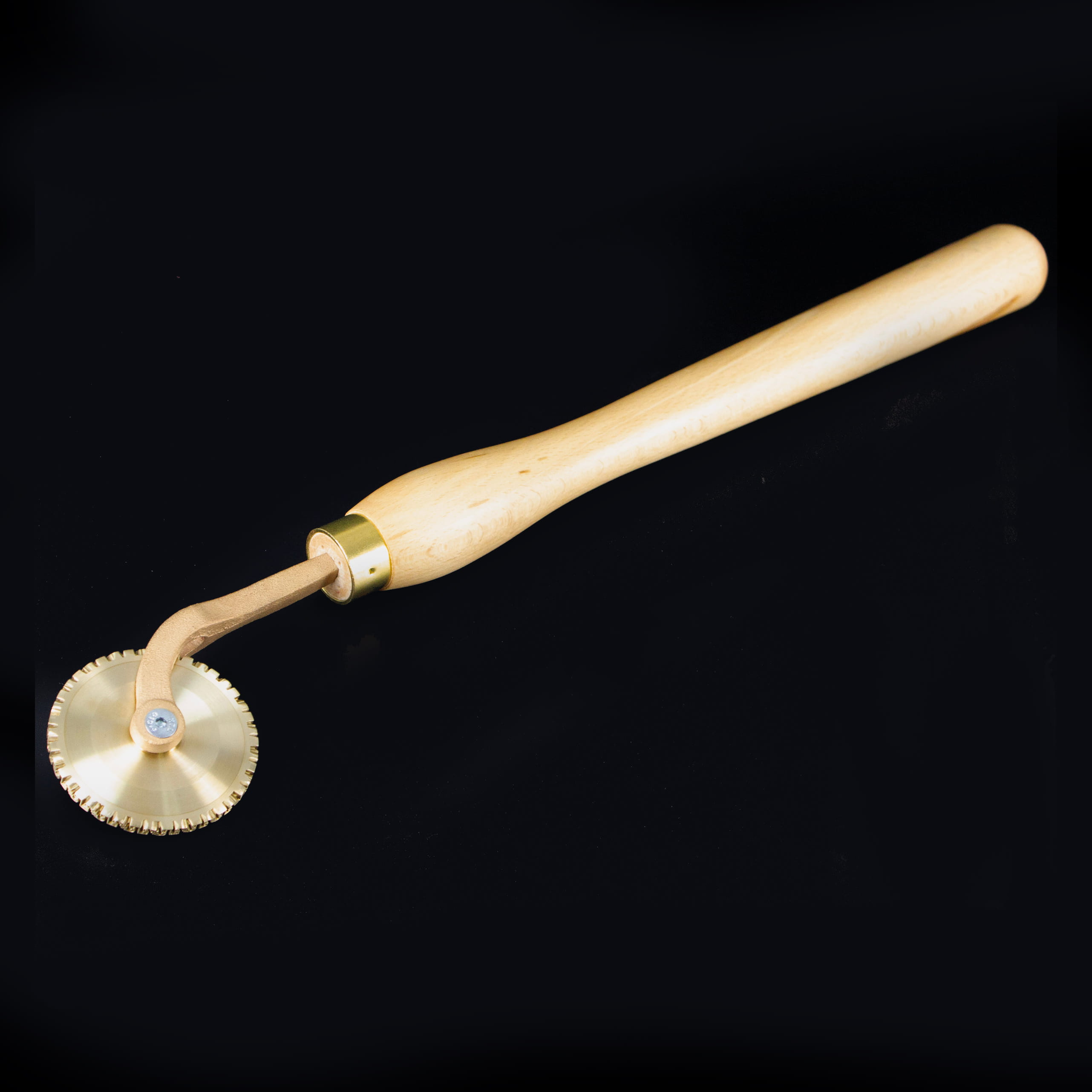 Vergolderolle aus Messing - mit Holzgriff - zur manuellen Vergoldung von Büchern etc. Das Werkzeug muss auf einer externen Quelle (z. B. Hei... - Bild-1